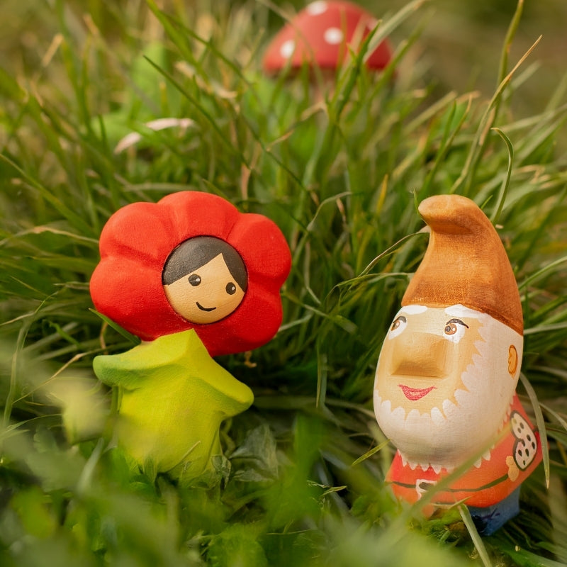 Figurină Copil Floare Mac din lemn – BumbuToys