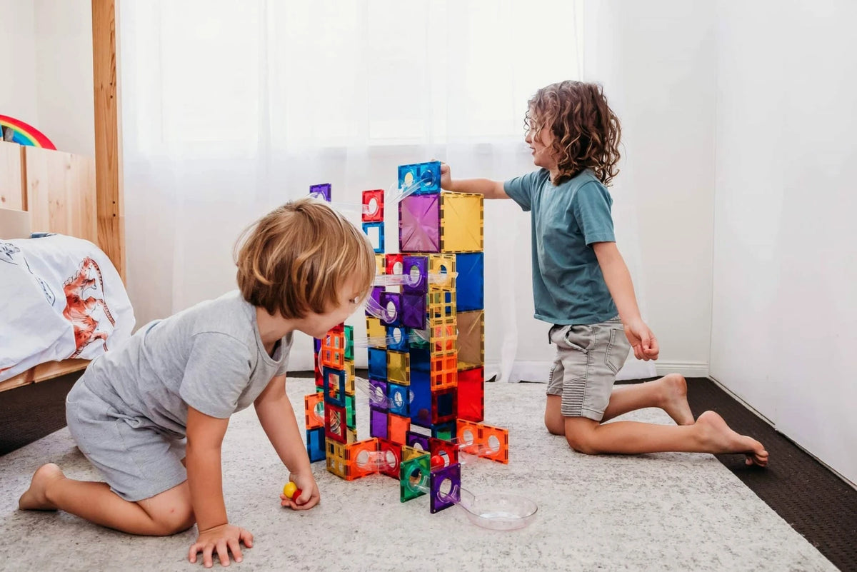Set de construcție magnetic cu traseu pentru bile, 92 piese – CONNETIX