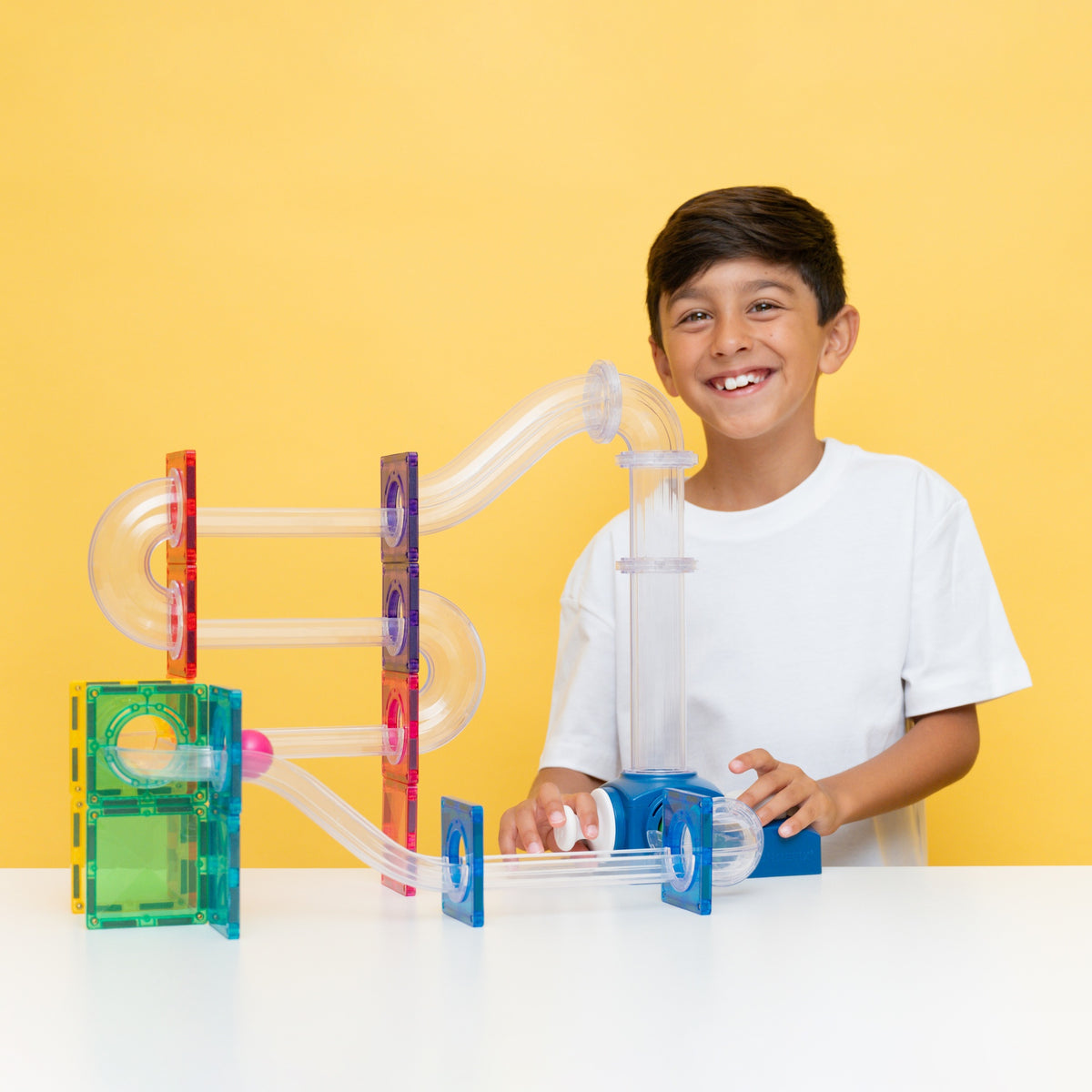 Set plăci magnetice cu lansator de bile Ball Run Launcher Pack, 47 piese – Connetix
