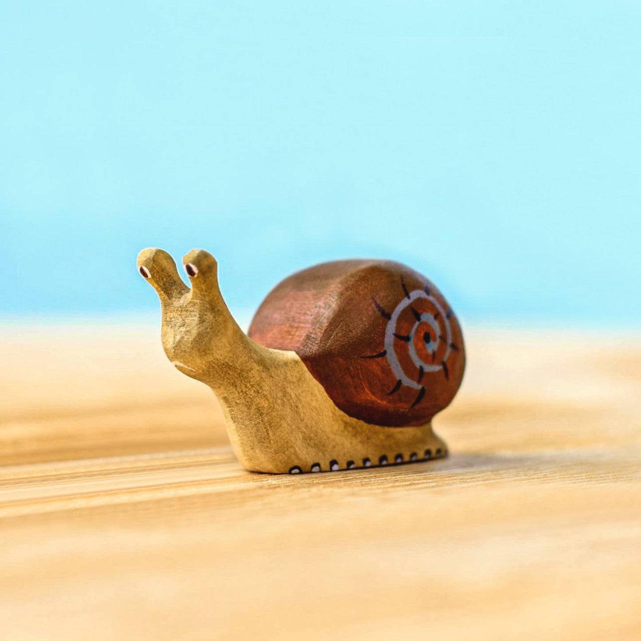 Figurină melc din lemn, 4 x 4 x 3 cm – BumbuToys