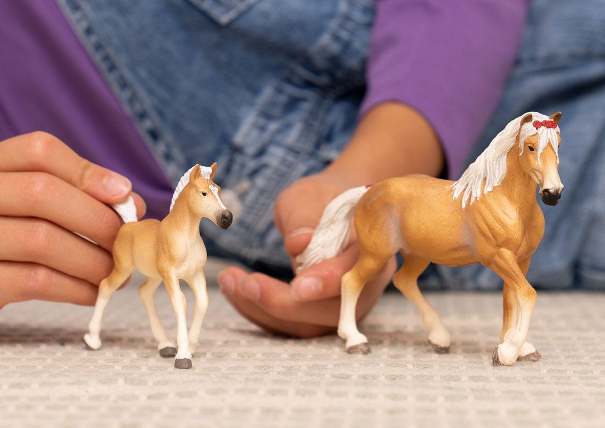 Figurină realistă iapă Haflinger – Schleich
