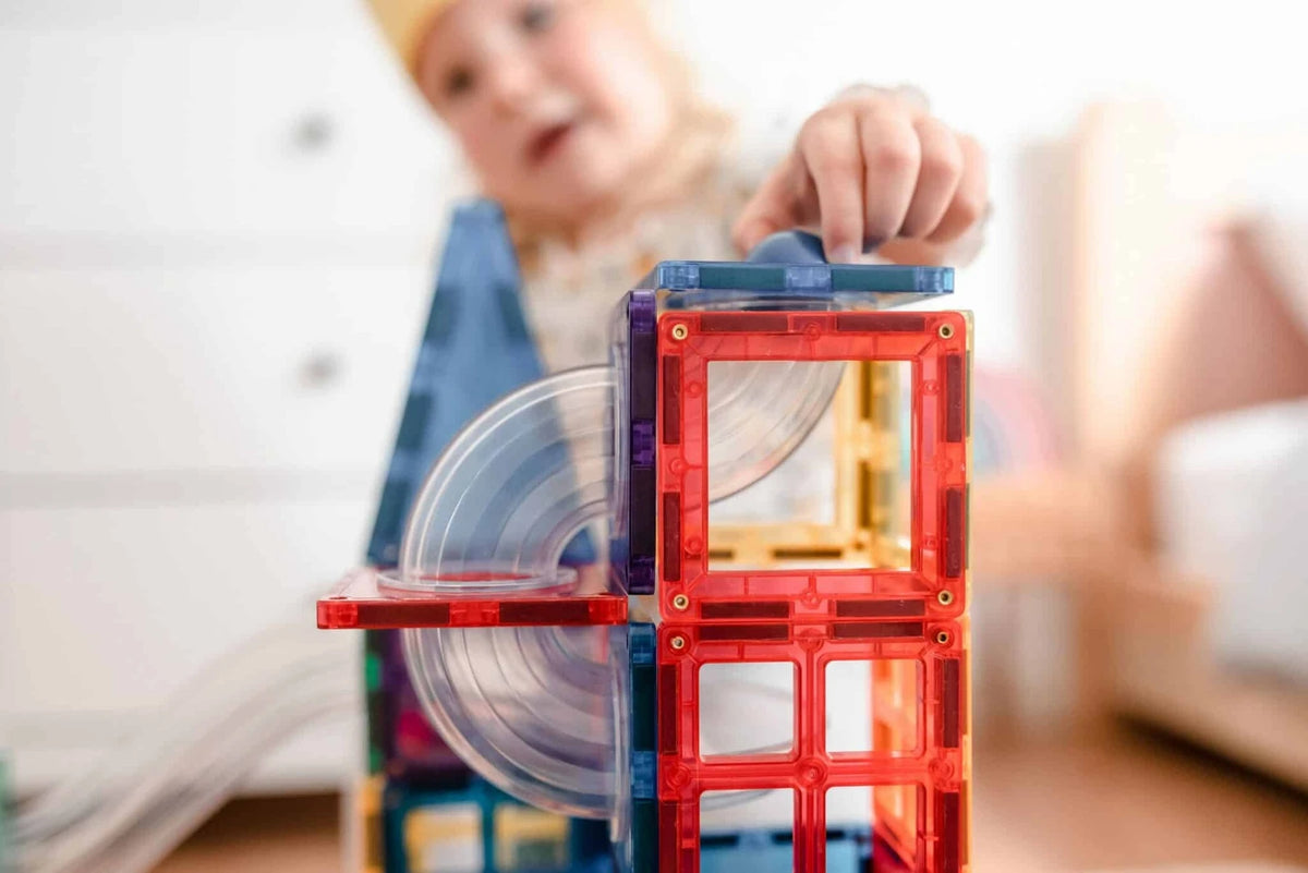 Set de construcție magnetic cu traseu pentru bile, 92 piese – CONNETIX