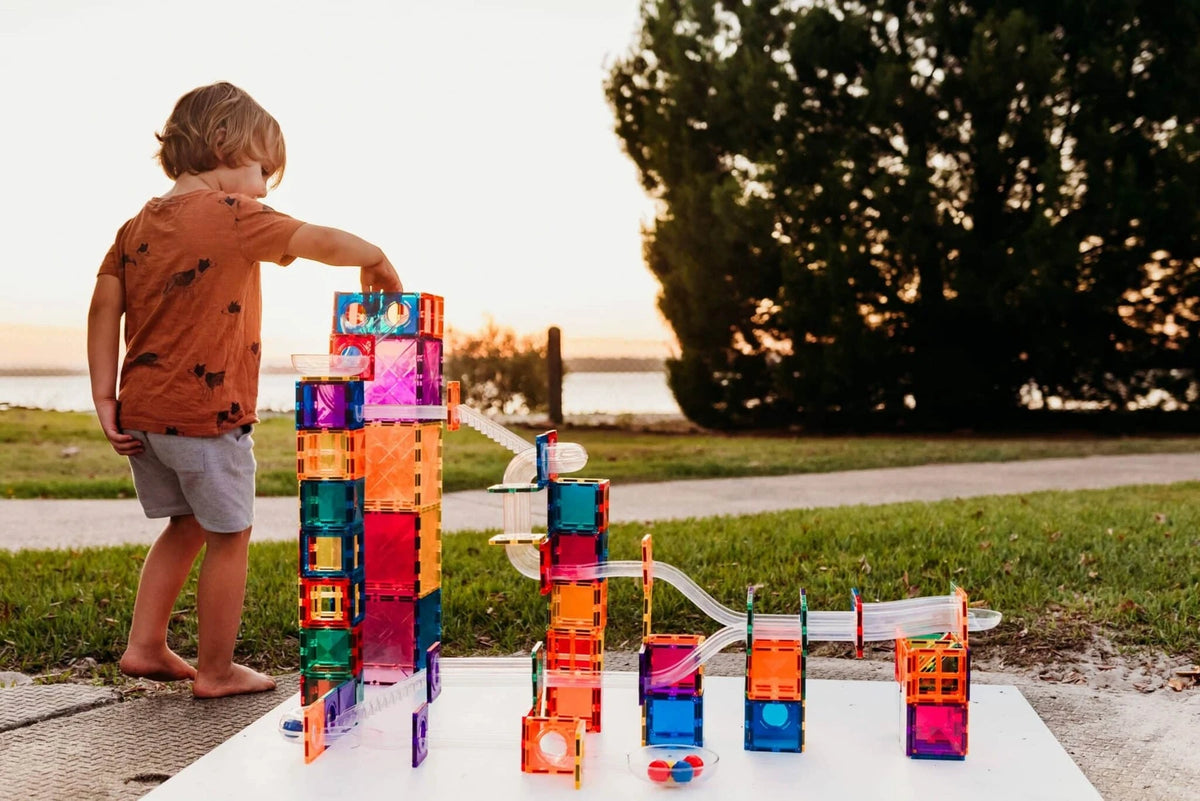 Set de construcție magnetic cu traseu pentru bile, 92 piese – CONNETIX