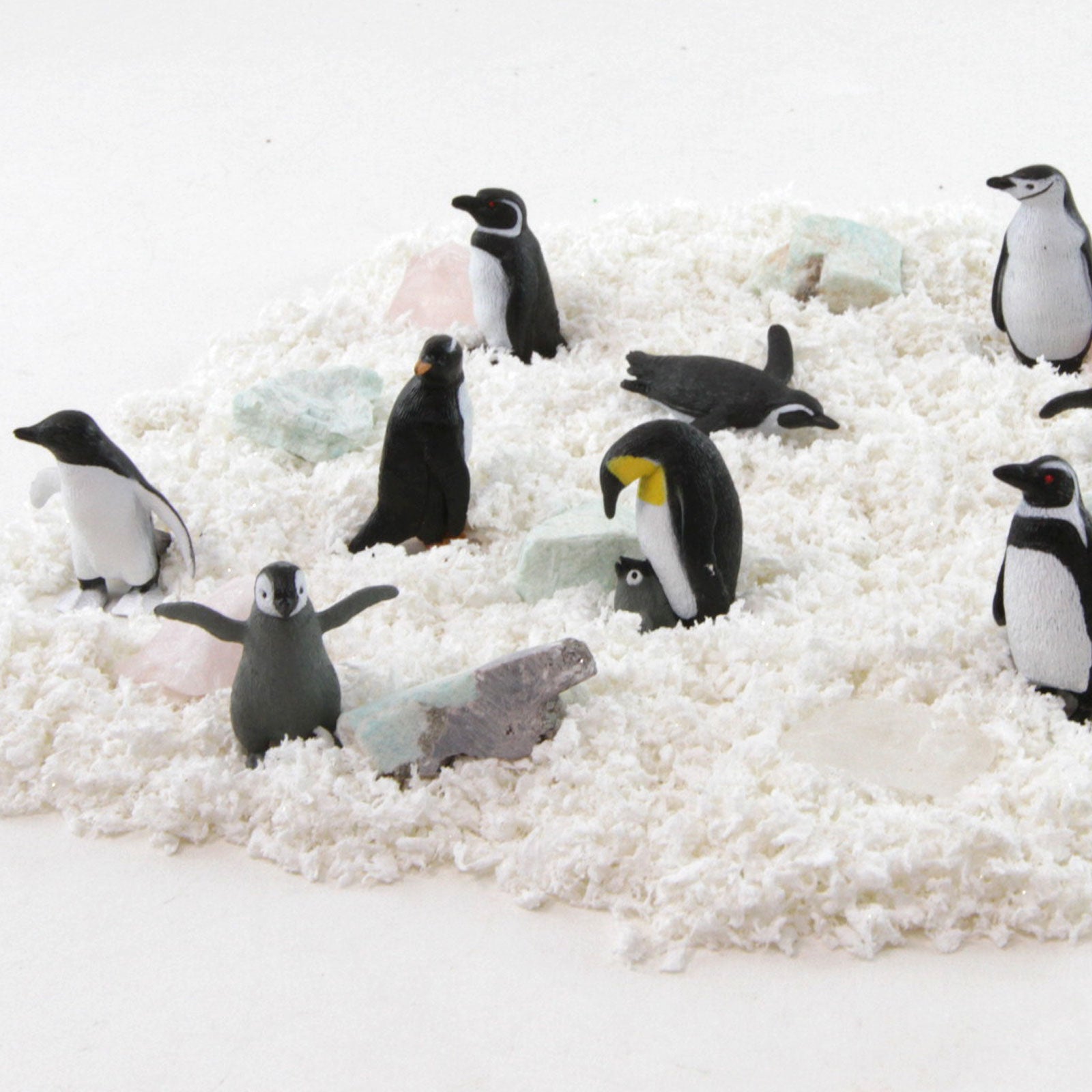 Set figurine realiste pinguini, 10 piese - Safari Ltd.