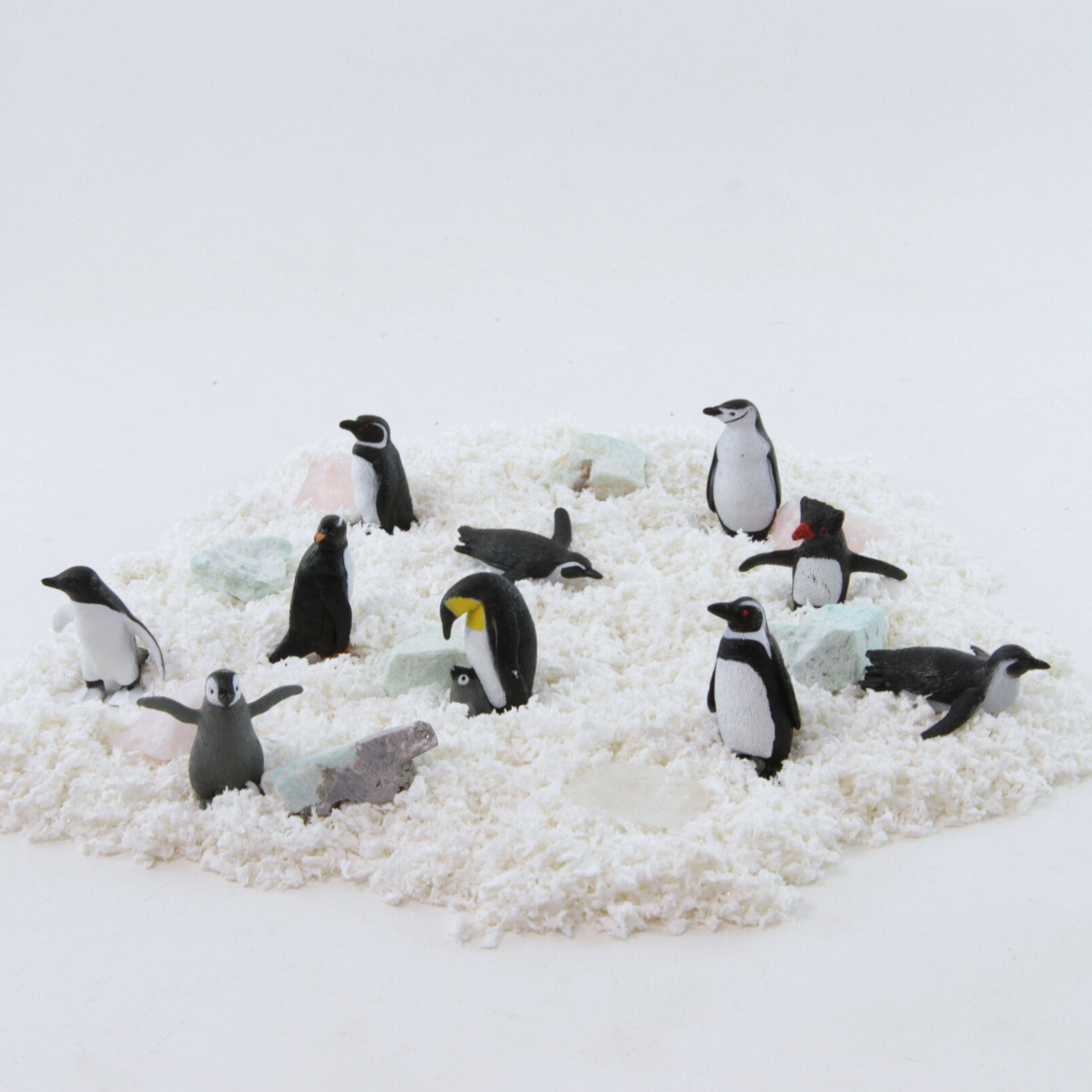 Set figurine realiste pinguini, 10 piese - Safari Ltd.